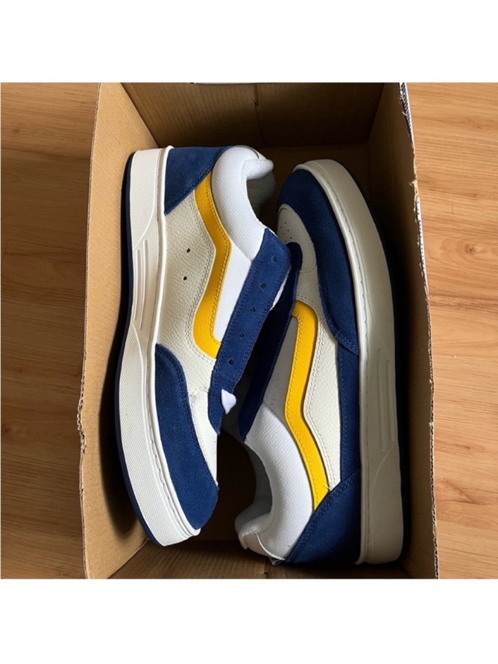 Vans Skate Estazzo Shoe Blue
Yellow Women 9.0 US - Picture 8 of 9